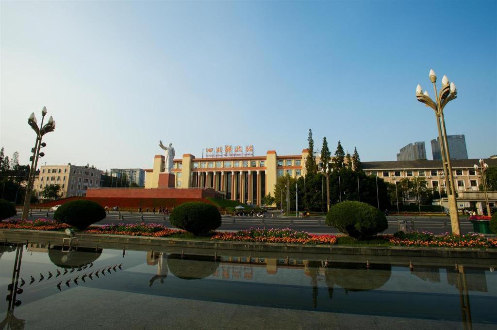 Wanda Reign Chengdu Hotel Kültér fotó